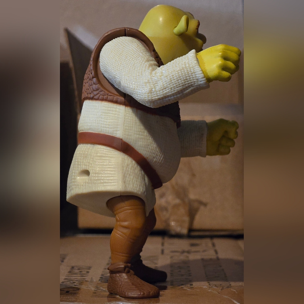Shrek Action Figure - Picture 2 of 5